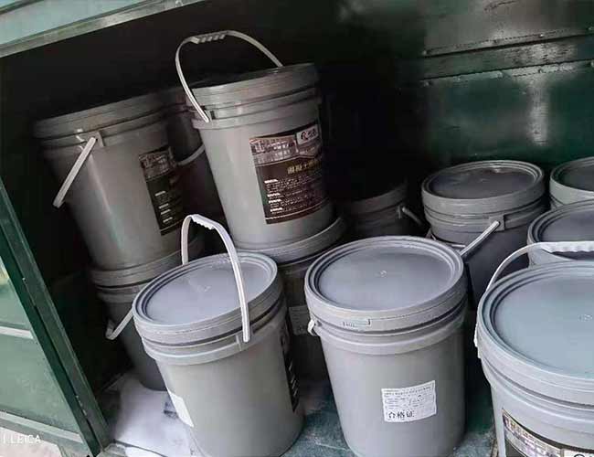 青山13桶钾基混凝土固化剂发往武汉