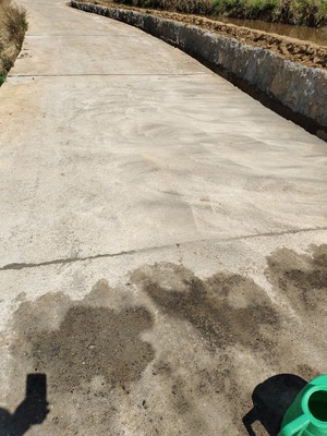 乡间水泥小路使用固化剂之后客户反馈